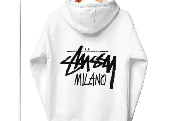 90s Nostalgia to Now: The Hoodie Revival in the US 90s Nostalgia to Now: The Hoodie Revival in the US