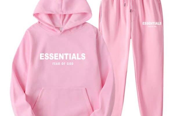 Unisex Essentials Hoodie – Cozy Fit with Modern Aesthetic