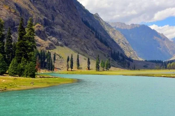 4 Days of Breathtaking Beauty: Exploring Naran, Lalazar & Babusar Top
